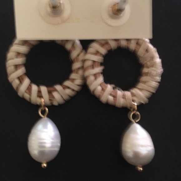 C C California straw and pearl drop pear earrings - Picture 5 of 12